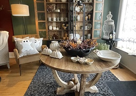 Small Business Spotlight: The Robin’s Nest Home Décor Market